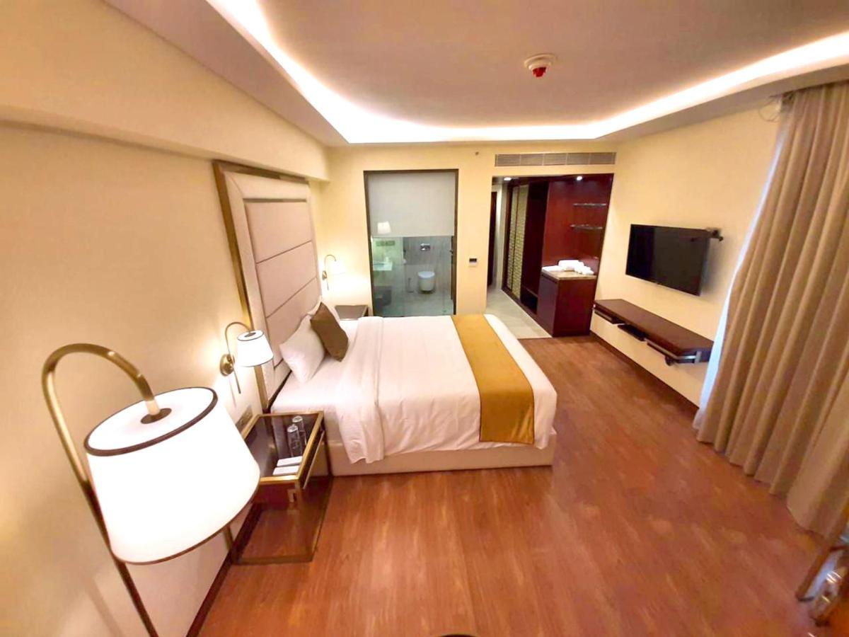 Kay-Em Spectra Hotel Chennai Zewnętrze zdjęcie