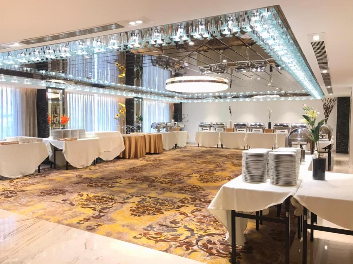 Kay-Em Spectra Hotel Chennai Zewnętrze zdjęcie