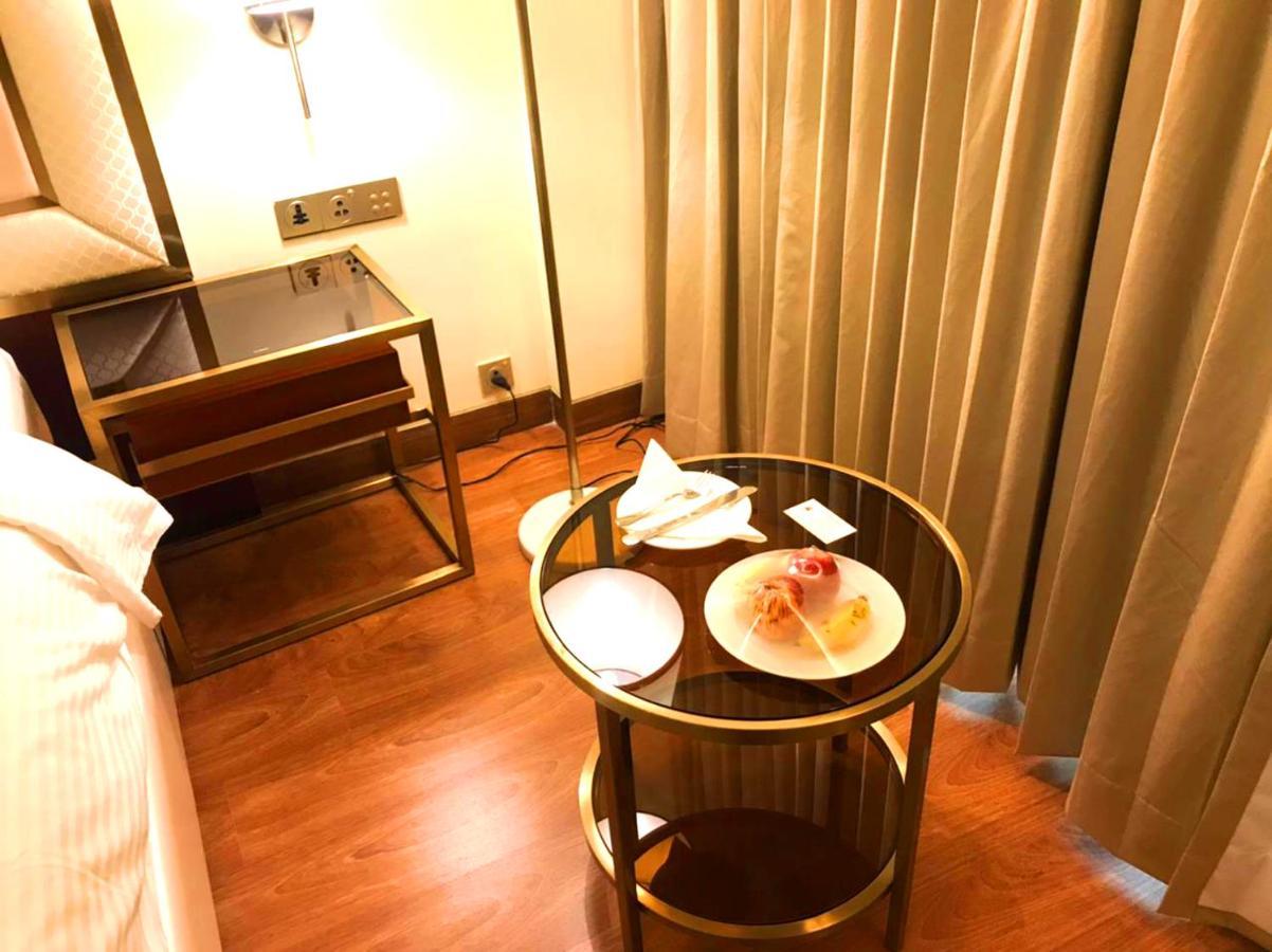 Kay-Em Spectra Hotel Chennai Zewnętrze zdjęcie